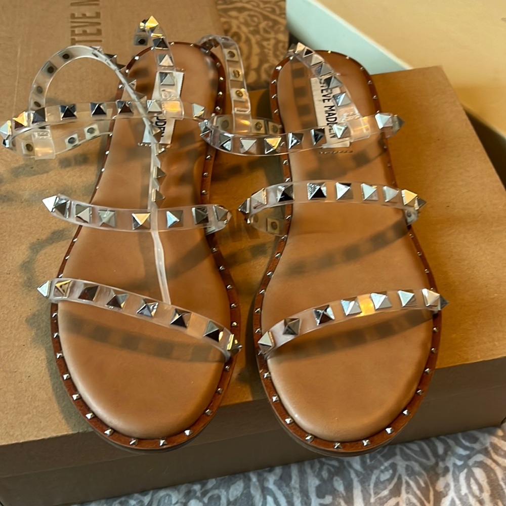 Used sandals